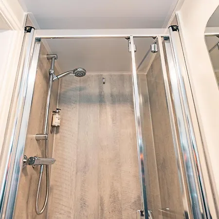 At The Apple Pie 4* אמבלסייד