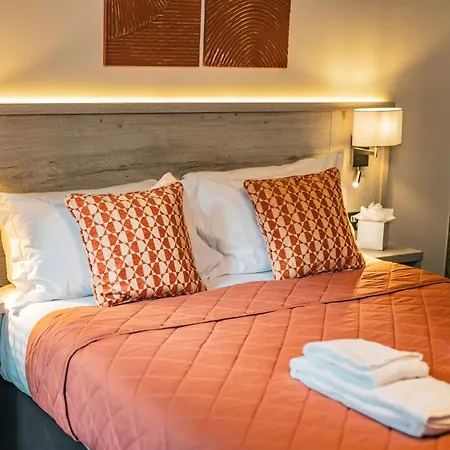 At The Apple Pie אמבלסייד